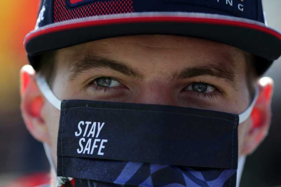 フェルスタッペンとの契約にF1エンジンに関係する条項はないとレッドブルのボス