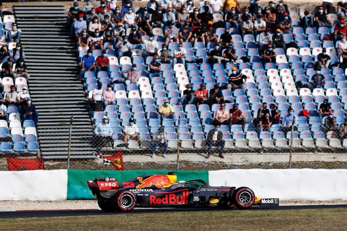 【ハイライト動画：予選】フェルスタッペンは0.252秒差の3番手、メルセデスはソフトよりミディアムタイヤでタイムアップ／F1ポルトガルGP