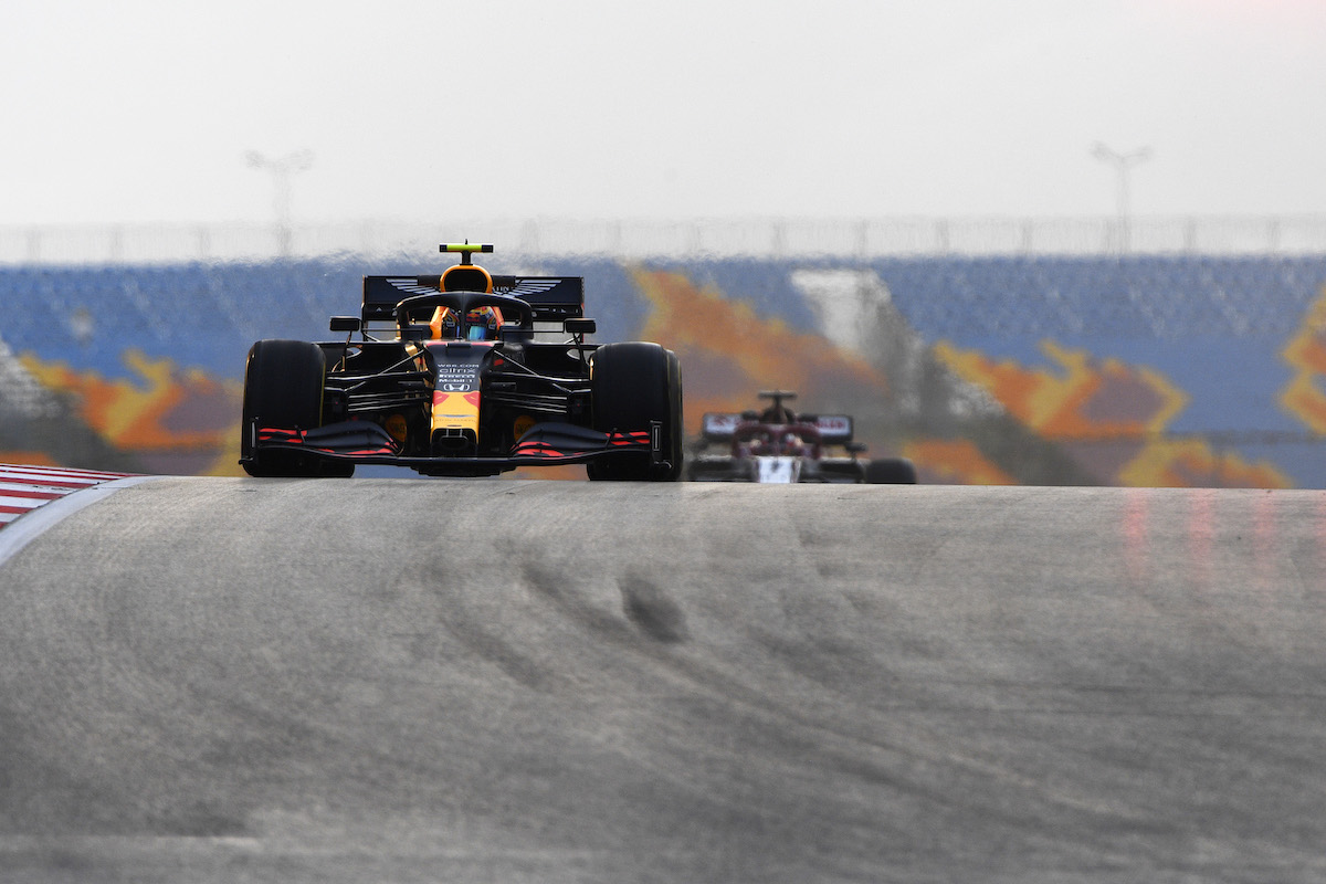 【レッドブル・ホンダ】アルボン「氷上走行やドリフトカーのような感じだったけどポジティブな一日」／F1第14戦トルコGP初日