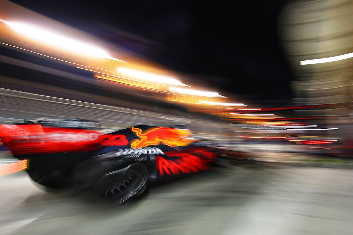 【FP2レポート】フェルスタッペンが2番手タイム、アルボンはクラッシュ／F1バーレーンGP