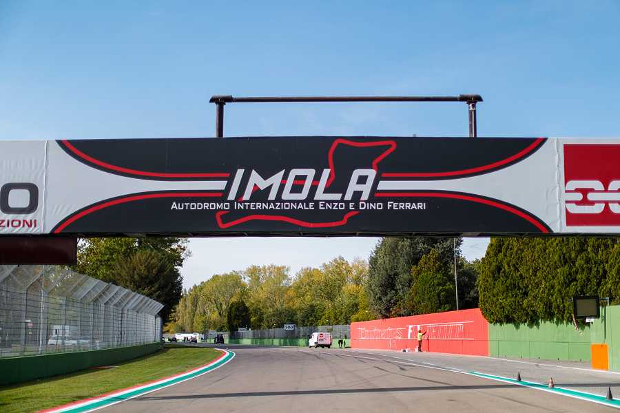 イモラでのF1現地観戦はワクチン接種者に限定か