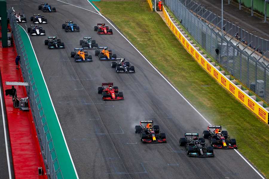 【レッドブル】メルセデスとの力関係を知るには「あと2レース必要」