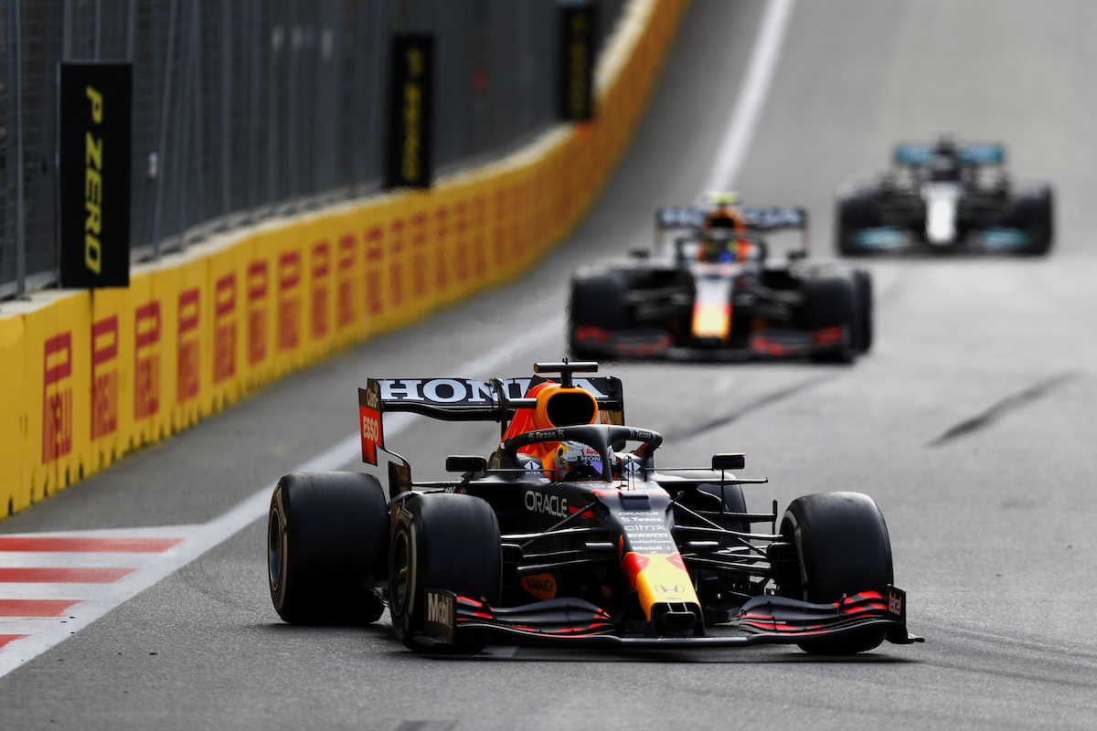 【F1アゼルバイジャンGP】ピレリ責任者が2台のタイヤバーストに見解を述べる「摩耗ではない」