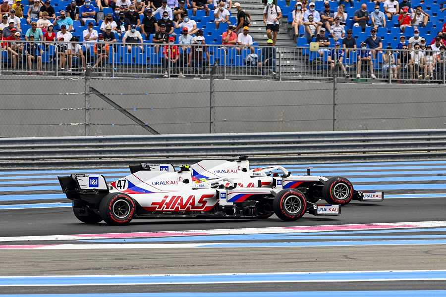 ミック・シューマッハがチームメートに苦言「次は自分も肘を突き出す」