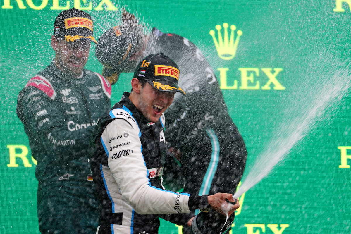 【F1ハンガリーGP】大波乱！アルピーヌのオコンが初優勝！2位はアストンマーティンのベッテル！