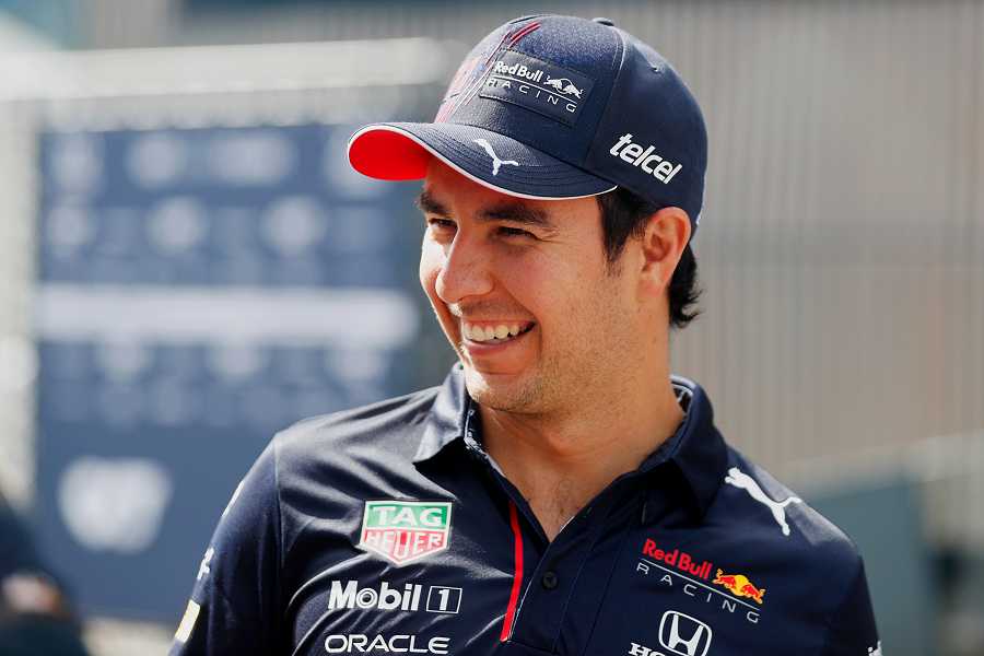 「ペレスは自分のセットアップを試したがうまくいかなかった」とレッドブル首脳