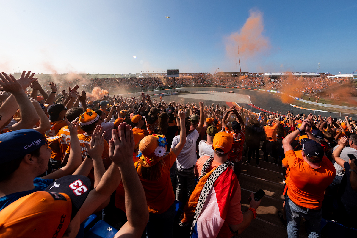 【F1オランダGP】フェルスタッペン、母国GPでポール・トゥ・ウイン！角田裕毅はリタイア