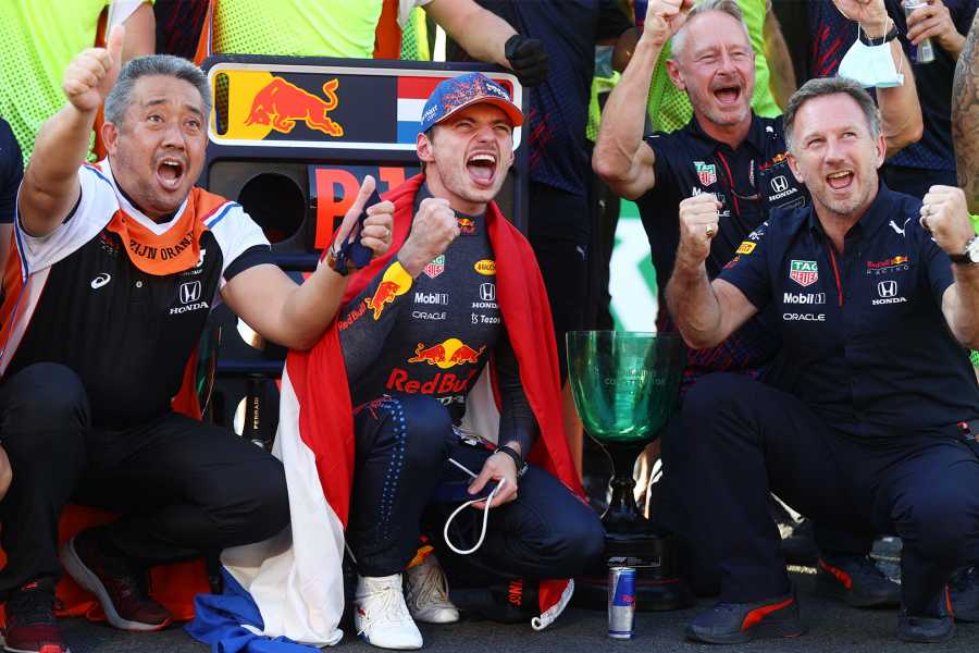 初のF1タイトル獲得を目指すフェルスタッペン「これからもアクセルを緩めるわけにはいかない」