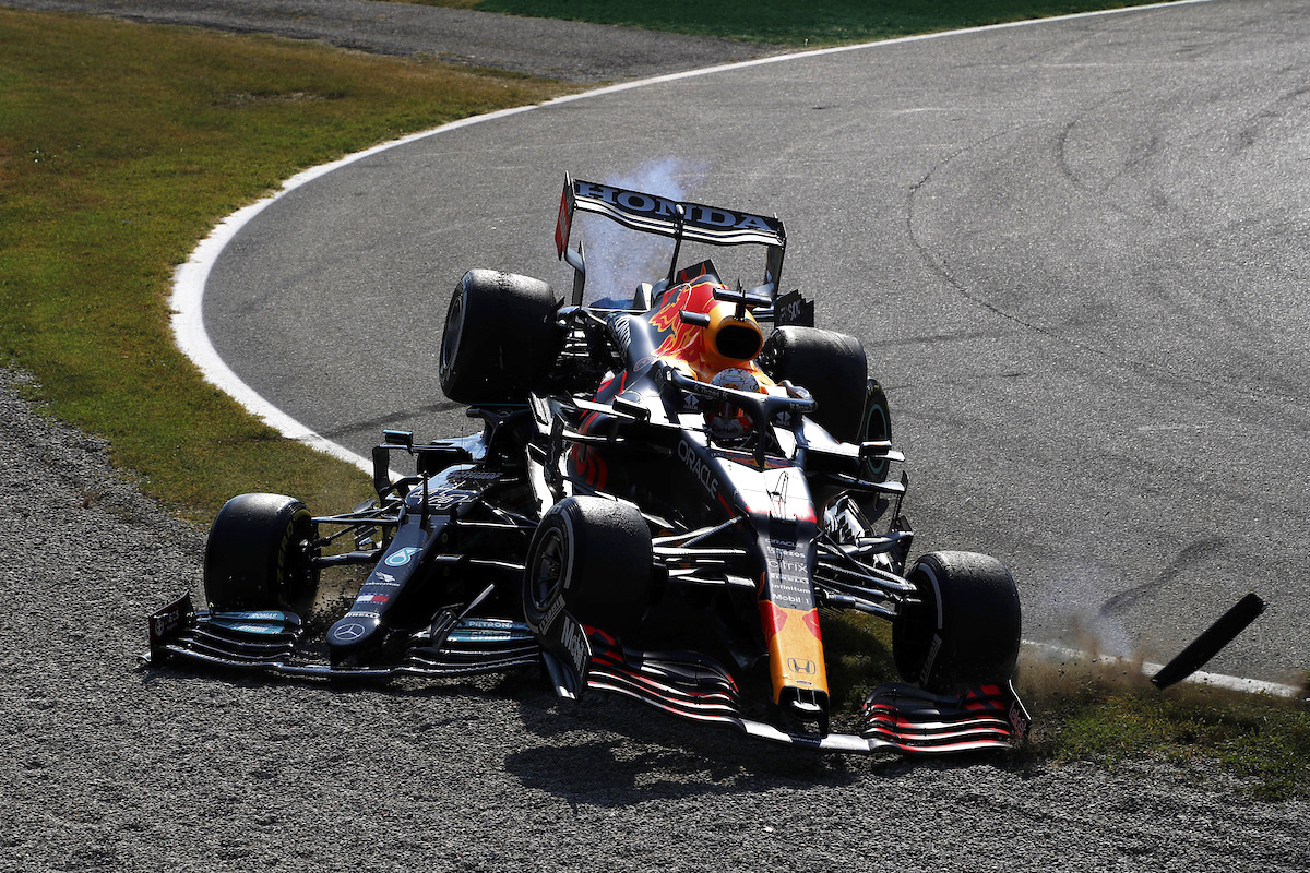 【ペナルティ】フェルスタッペン、次戦ロシアGPで3グリッド降格！F1イタリアGPのハミルトンとの事故の原因と判断