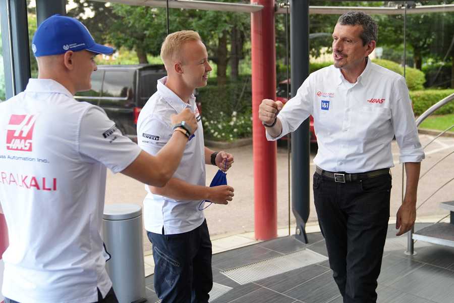 「今年2人のルーキーを起用したのはチームを生き残らせるためだった」とハースF1チーム代表