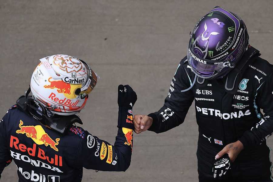 フェルスタッペンとハミルトンの今後の戦いは「五分五分」だとレッドブルのボス