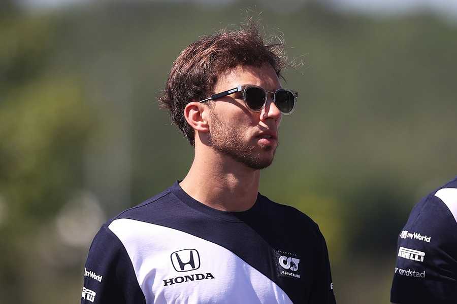 レッドブルは“息の詰まるような契約”でF1ドライバーを束縛していると元F1ドライバー