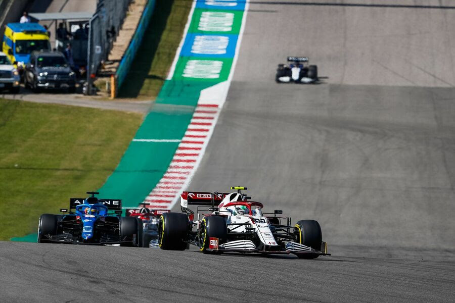 アルファロメオのジョビナッツィ、ワールドチャンピオンのアロンソと戦えたのは嬉しい／F1アメリカGP