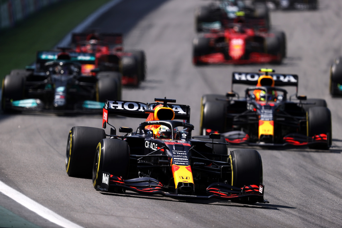 【F1サンパウロGP順位】強い！ハミルトンが10番手から優勝！フェルスタッペンとの激戦を制す！