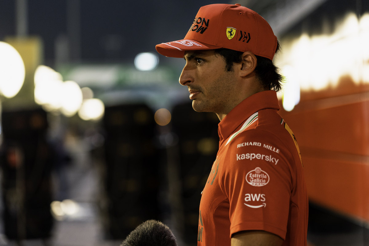 フェラーリF1のサインツ「コーナリング速度に驚いた」／F1カタールGP初日