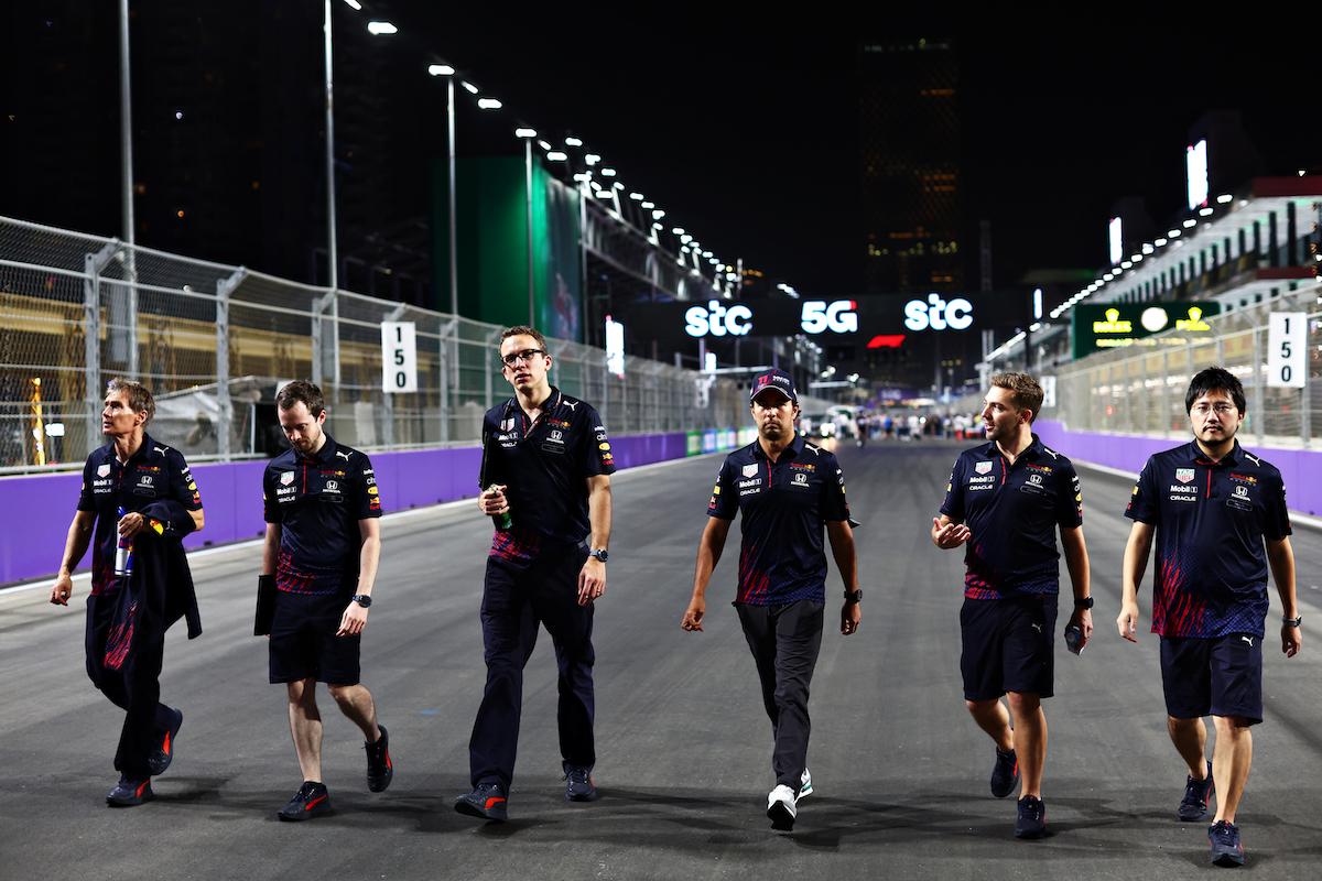 レッドブル・ホンダのペレス「重要な戦いを楽しんでいるよ」／F1サウジアラビアGP