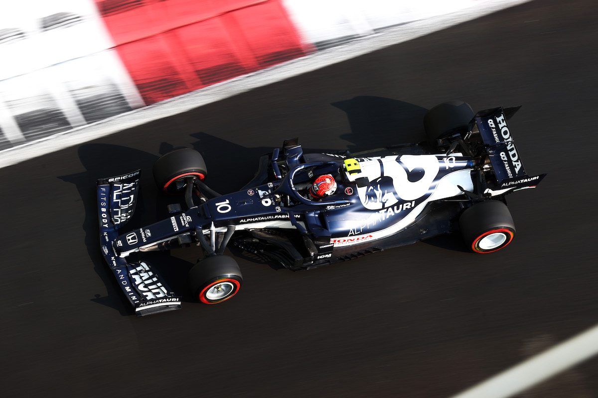 【Q2】フェルスタッペンはフラットスポットでソフトタイヤに変更！ガスリーQ2敗退！角田裕毅はチームメートに勝ってQ3へ／F1アブダビGP予選