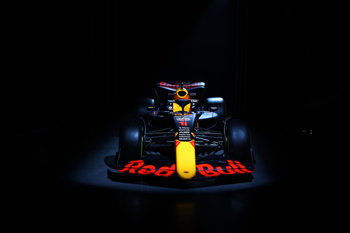 【F1新車】レッドブル、カーナンバー1の新車『RB18』発表！