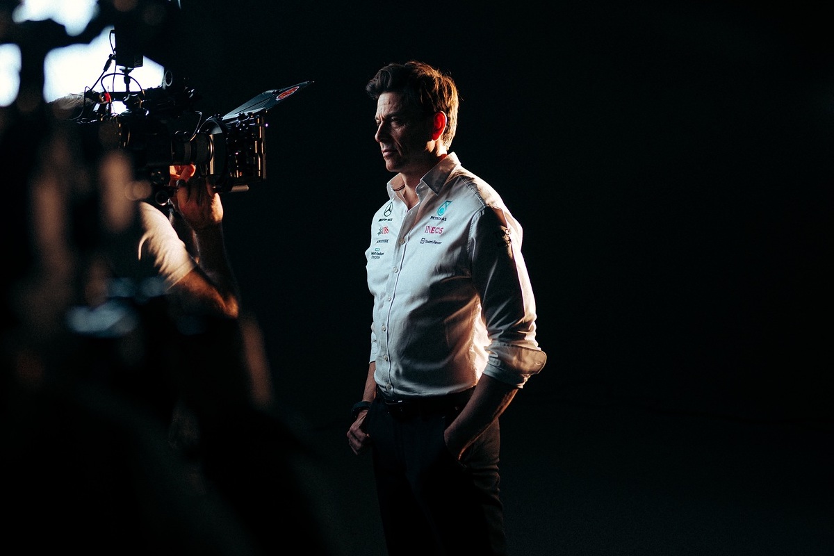 【F1新車発表会】トト・ヴォルフ代表「ハミルトンは見たことがない固い決意」メルセデスF1の13台目『W13』は98％新設計