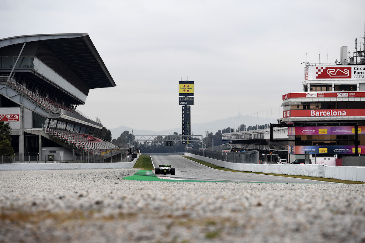 【F1テストDay3タイム】今年もやはりメルセデスとレッドブルの戦いに？ガスリーがクラッシュで角田裕毅は走れず