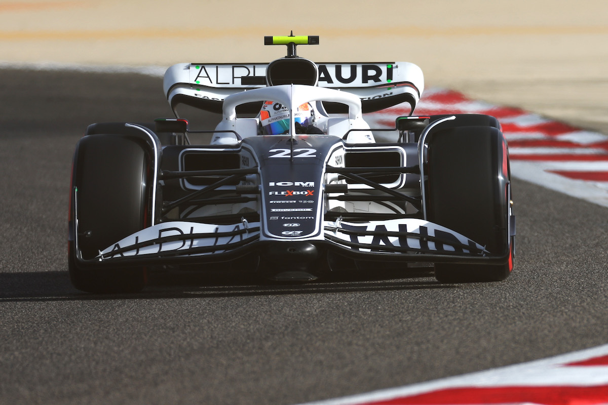 【FP1順位】角田裕毅9番手、最速は僚友ガスリー！　トップ3は余裕の走り／F1バーレーンGP