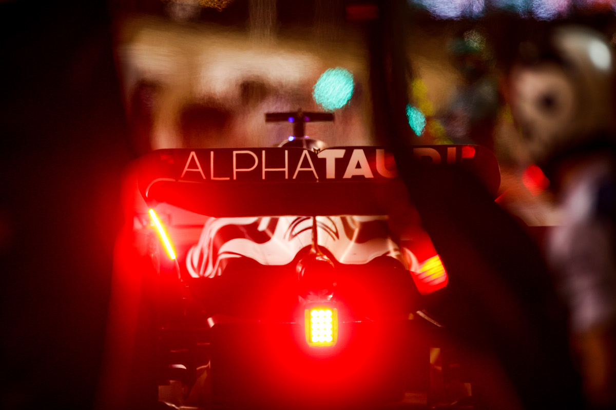 アルファタウリF1、気温差で大きなパフォーマンス差「バランスの問題を理解するために多くの作業が必要だった」