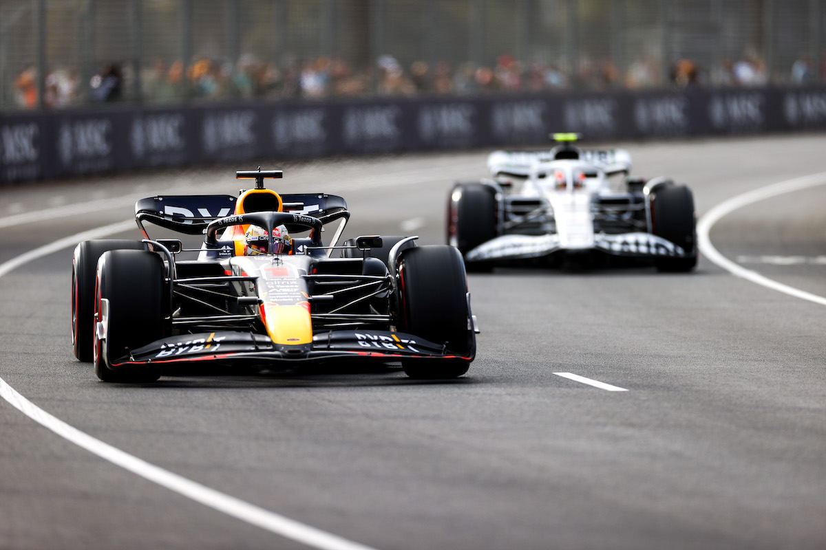 フェルスタッペンは好感触「フェラーリとはまだ少し差があるけど近づける」