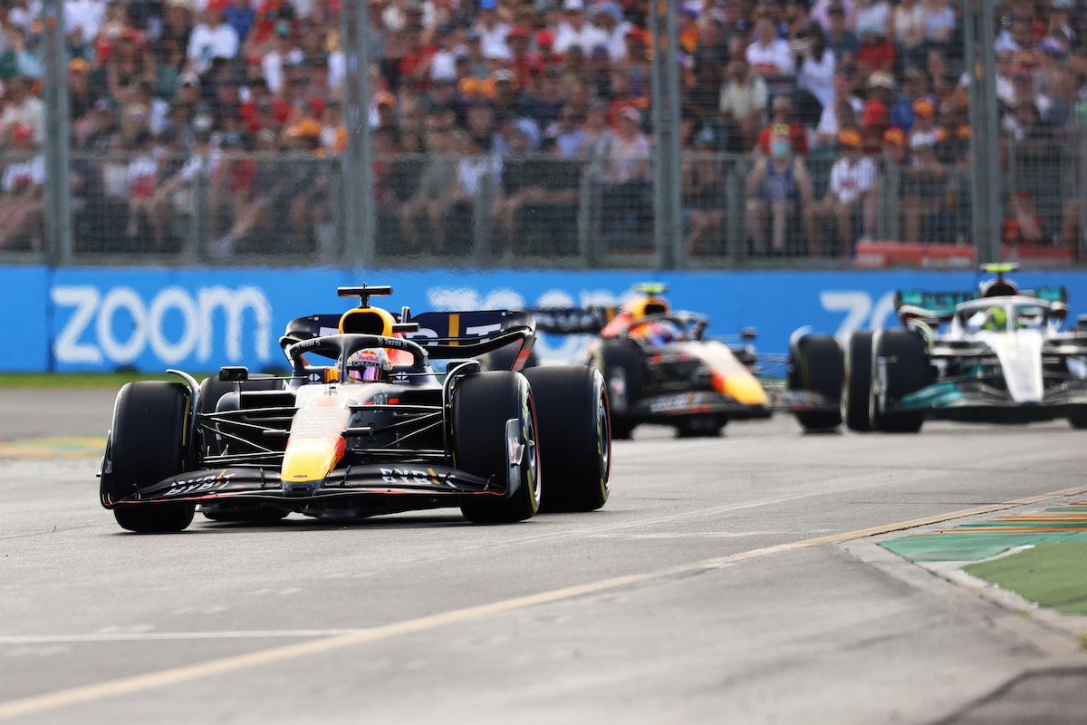 【F1オーストラリアGP】2番手走行中のフェルスタッペン、トラブル発生でリタイア！