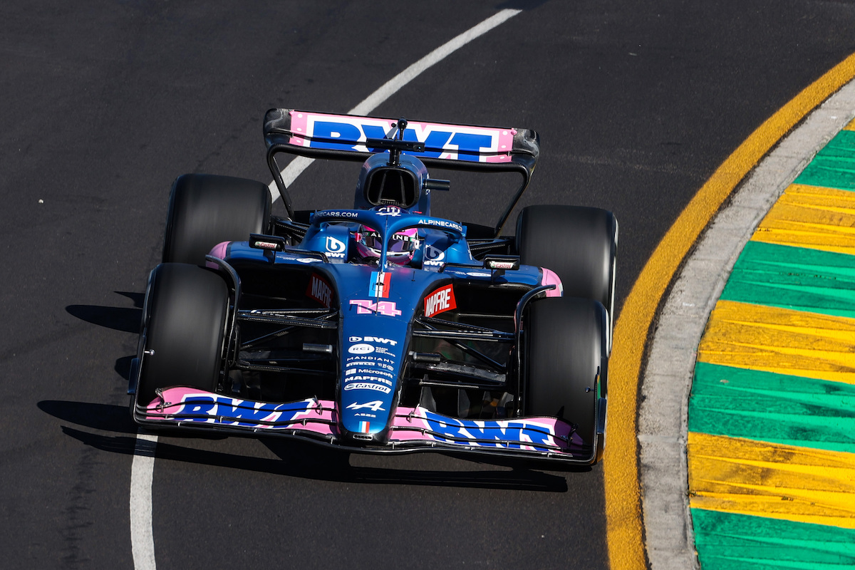 【予選Q3】好調アロンソがクラッシュ！赤旗中断中