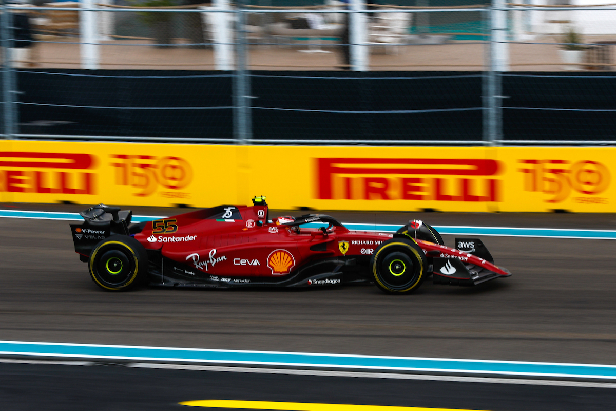 サインツ、フェラーリの“不正行為”は「知らない」タイヤテストで違うフロアを使った事実が判明