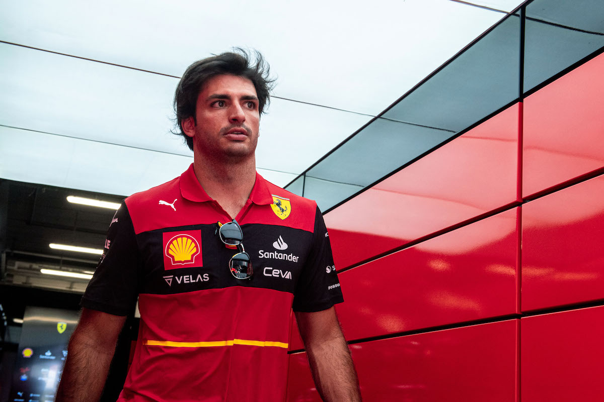 サインツ、首や背中がガチガチ･･･F1に改善求む！「10年は続けられない」