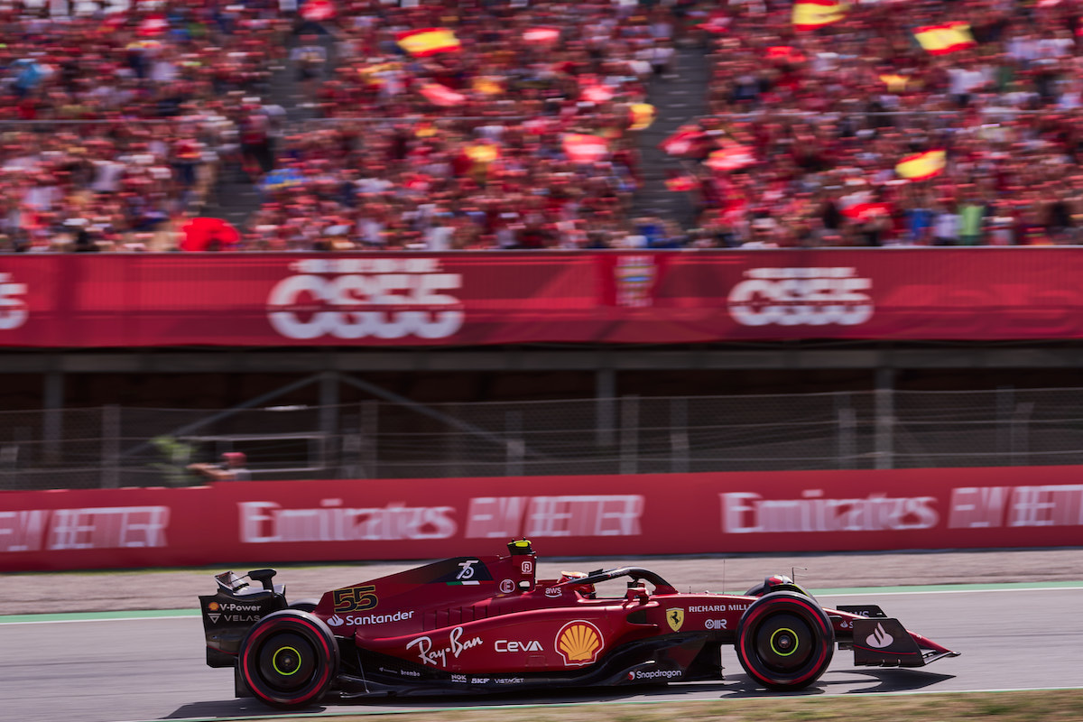 サインツ「全力で優勝争いに挑んでいくよ！」マシンには苦戦･･･「リアが軽くて思い通りにドライブできない」