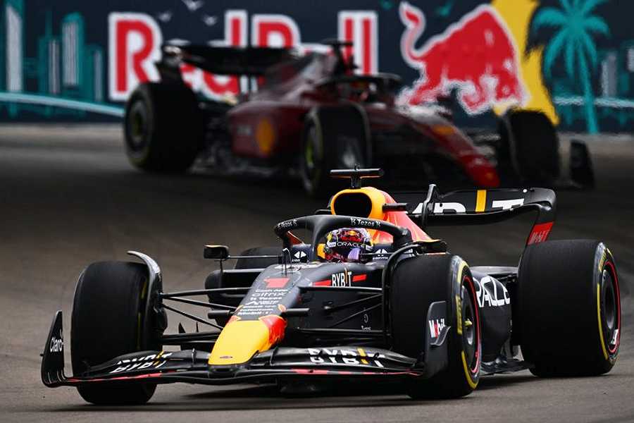 レッドブルの開発予算が底をつくことを期待するフェラーリ