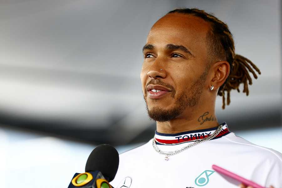 ハミルトン「今週末のF1イギリスGPにはもっと慎重に取り組みたい」シーズン後半の“実験”はラッセルに任せたいとも
