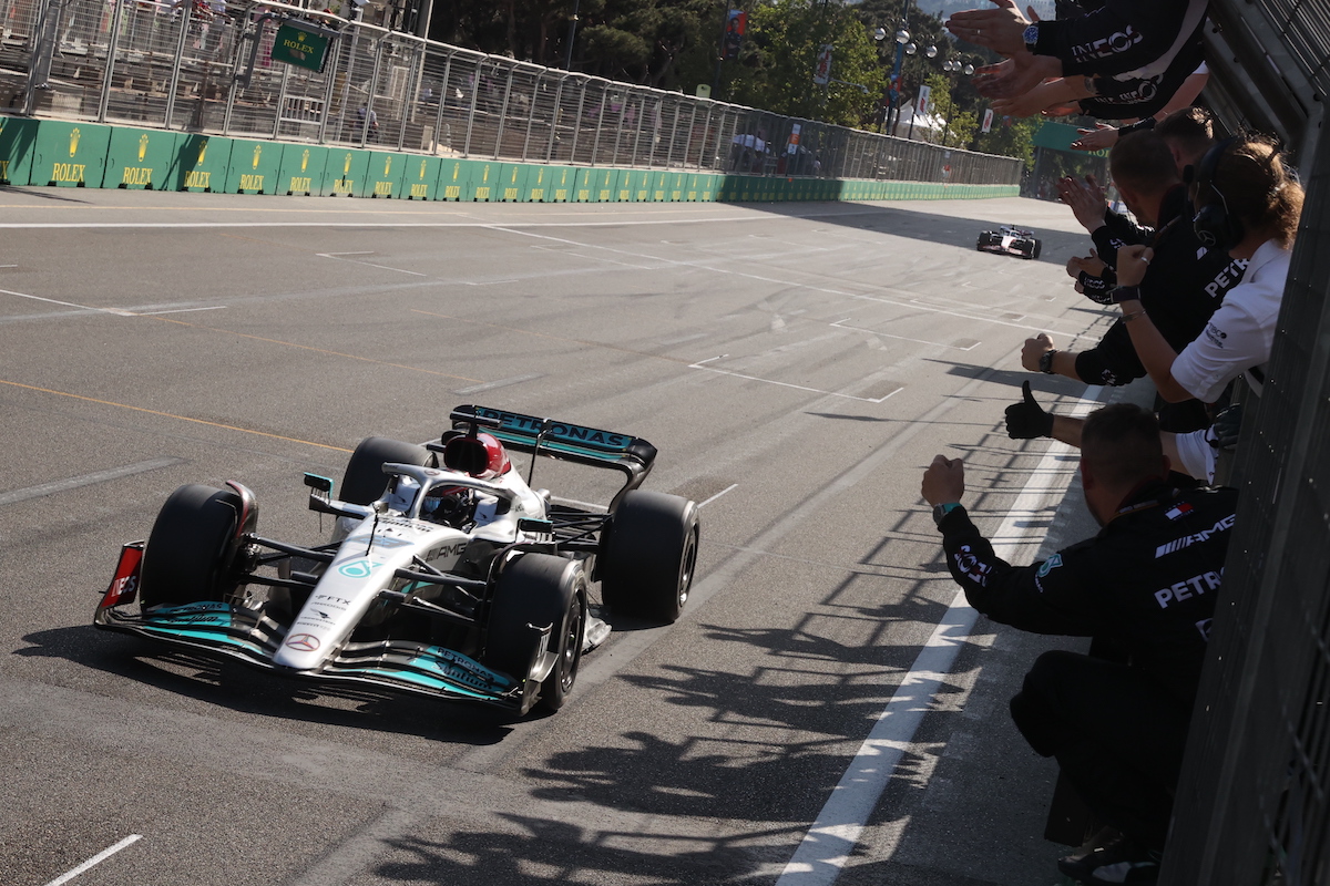 棚ぼた表彰台をしっかり“拾った”メルセデスF1のラッセル「90分間、地面に叩き続けられた･･･今夜はぐっすり眠れるよ！」