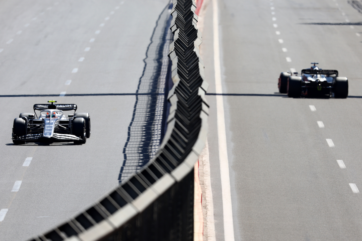 【予選Q1】ストロールがクラッシュで赤旗！直後の角田は回避し、大渋滞の最終アタックで7番手に浮上しQ2進出