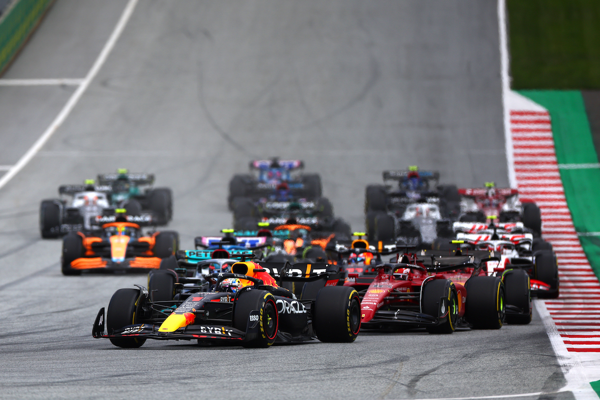 【F1オーストリアGP速報】ルクレール、危険なトラブルを乗り越え優勝！フェルスタッペン2位、角田裕毅17位