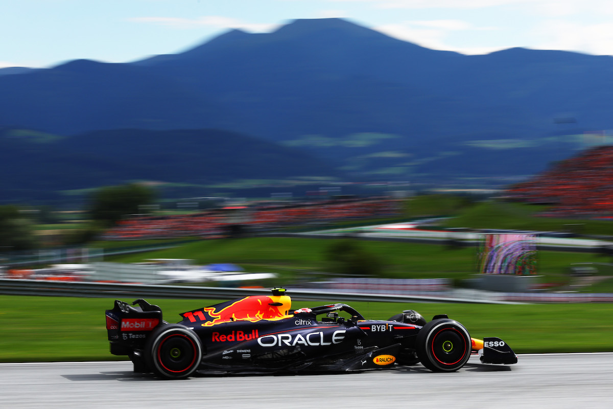 ペレス、ダメージが大きくリタイア･･･「ラッセルにはクラッシュしないようにスペースを与えたけど」