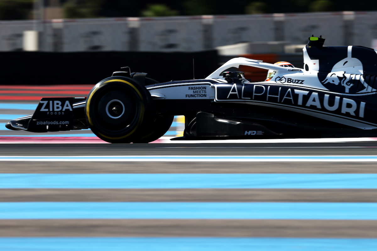アルファタウリF1のチーフエンジニア「FP1ではガスリーにのみアップグレードを投入」角田裕毅は古いマシンだったと明かす
