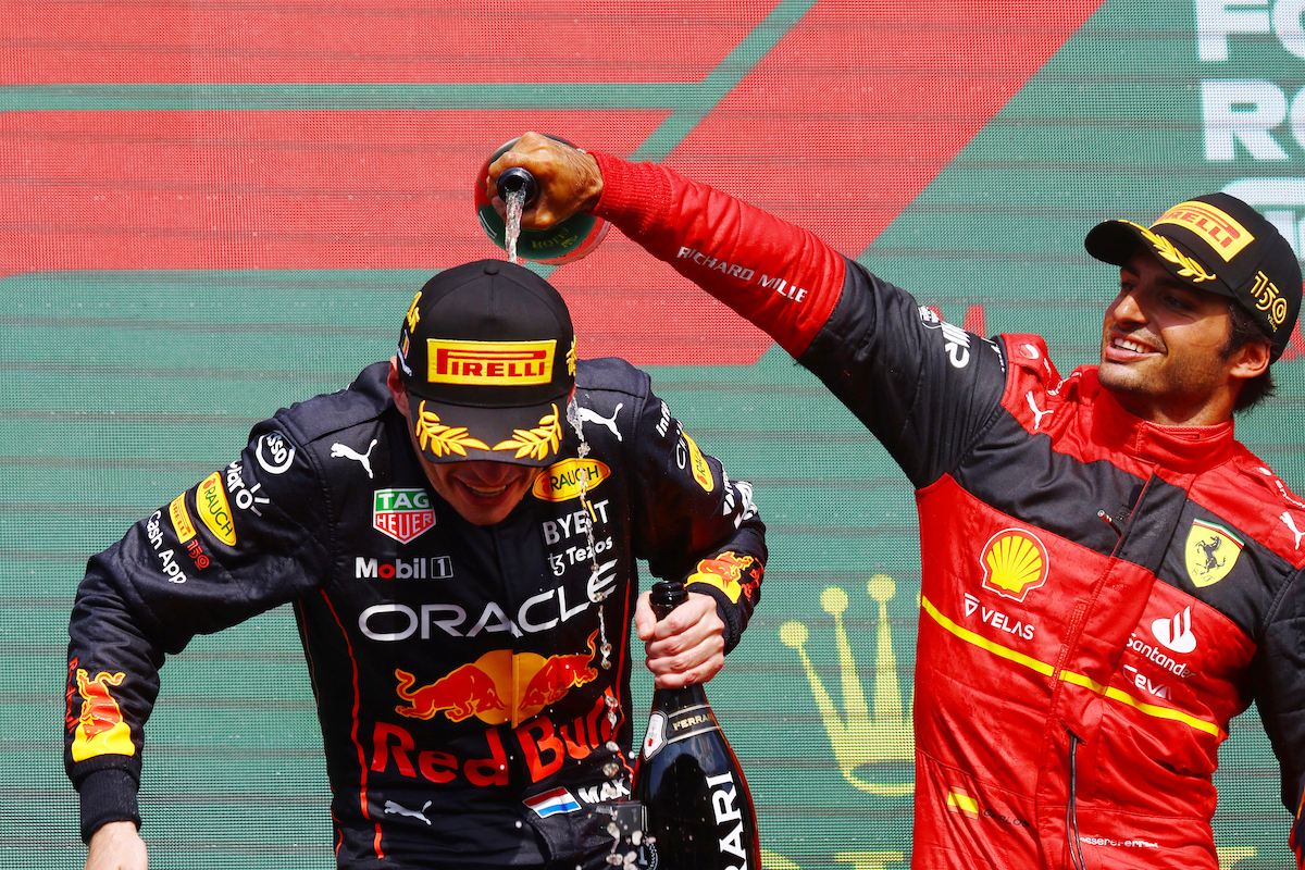 サインツ、ピットストップや作戦もうまくいって3位表彰台も「レッドブルのペースに圧倒された」