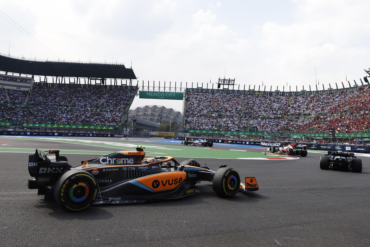 ランド・ノリス、角田裕毅の戦略に合わせてピットインして交換したハードタイヤでかなりタイムロス