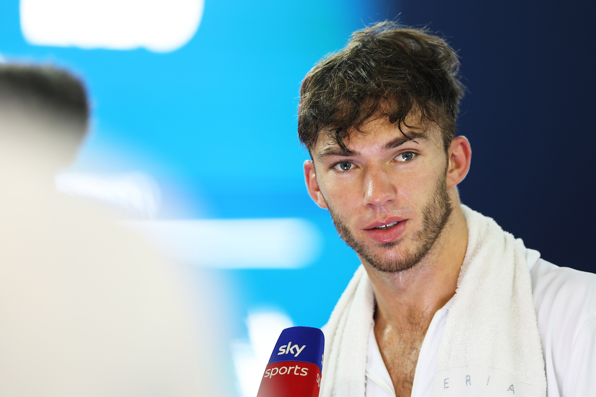 ガスリー「雨のおかげで良くなった」アルファタウリF1はあちこちでスライド･･･予選7番手にポジティブ