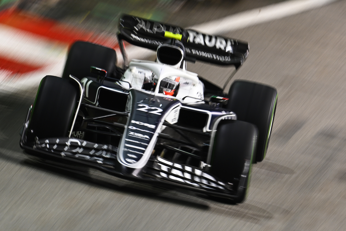 【F1シンガポールGP】角田裕毅、バリアに突っ込みリタイア！