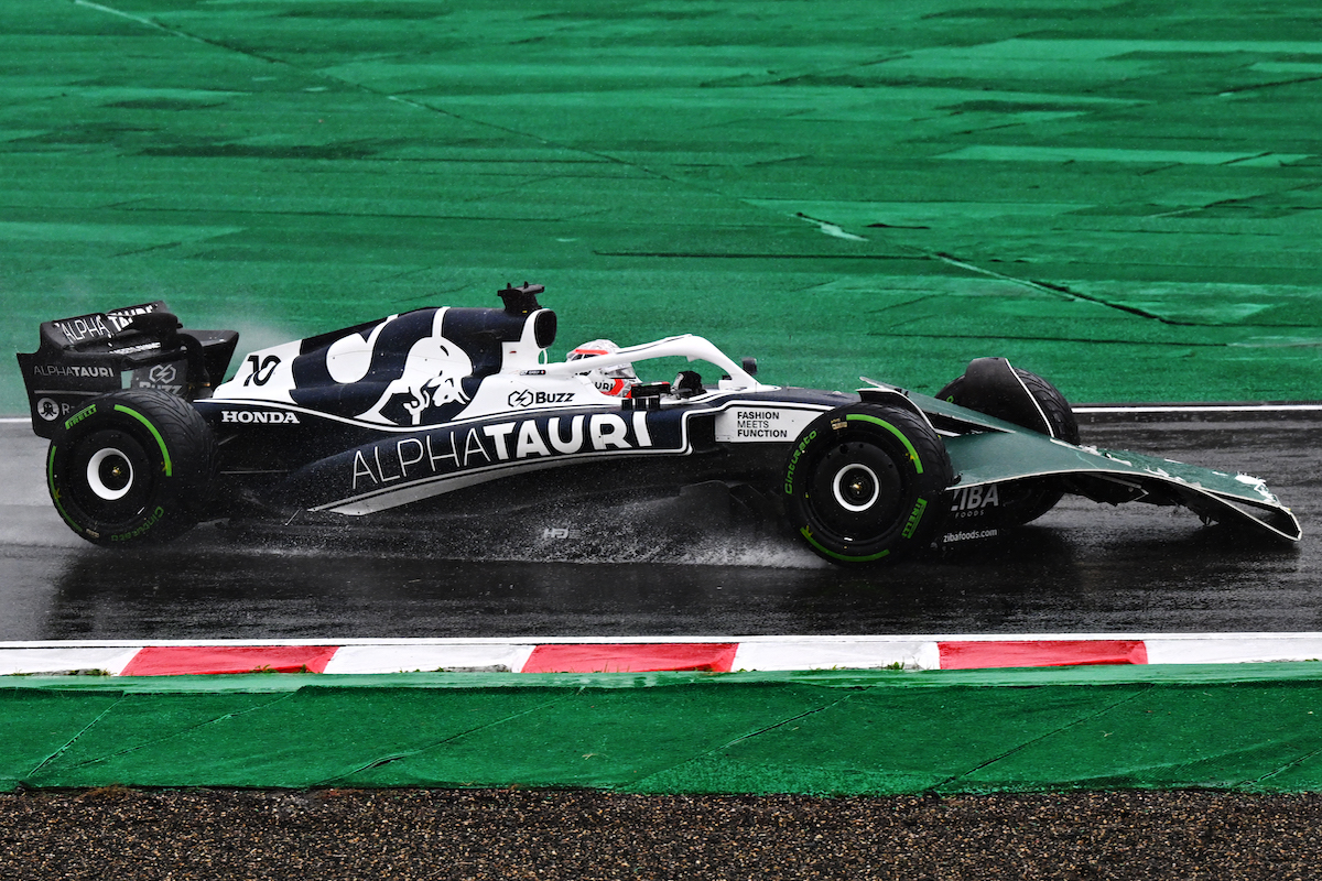 【F1日本GP】看板を引っかけながら走行したピエール・ガスリー、調査対象に