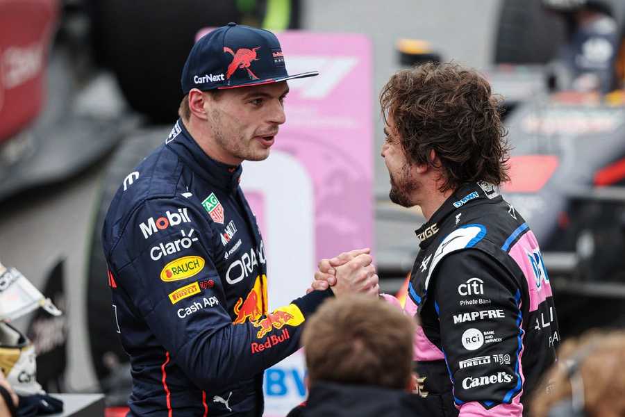 アロンソ「いつかフェルスタッペンと組んでル・マン24時間レースに挑戦したい」フェルスタッペンはF1で7冠を獲得する“才能”はあるものの必要なのは？