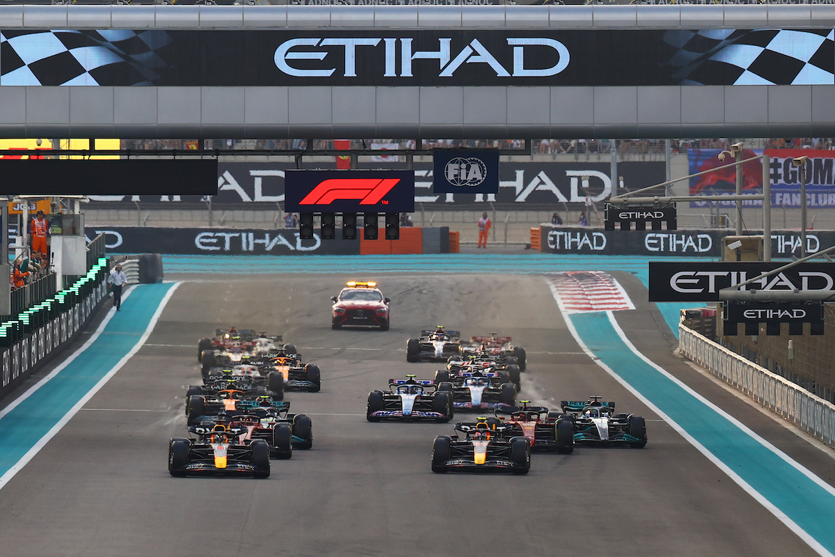 【順位：F1アブダビGP】完勝フェルスタッペンが年間最多15勝！2位ルクレールはペレスを振り切り年間2位、引退ベッテル10位、角田11位