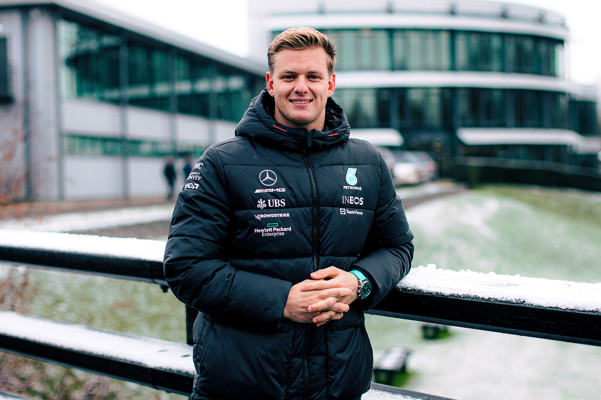 メルセデスF1代表「ミック・シューマッハは才能と経験がある。万が一の時には急遽マシンに乗り込めるだろう」