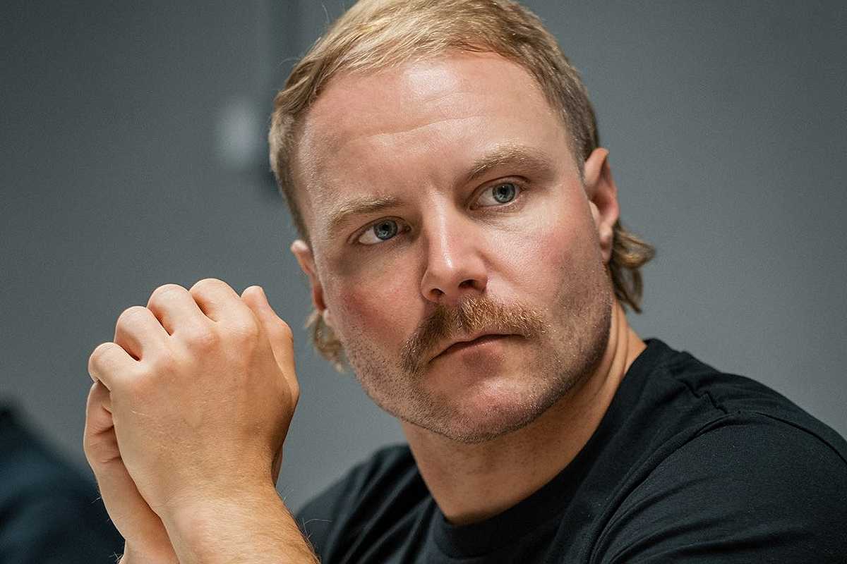 【動画】メルセデス、ボッタスの全裸カレンダー続編にNO！“マレット”ヘアはOK！シートを奪ったラッセルとの関係は？