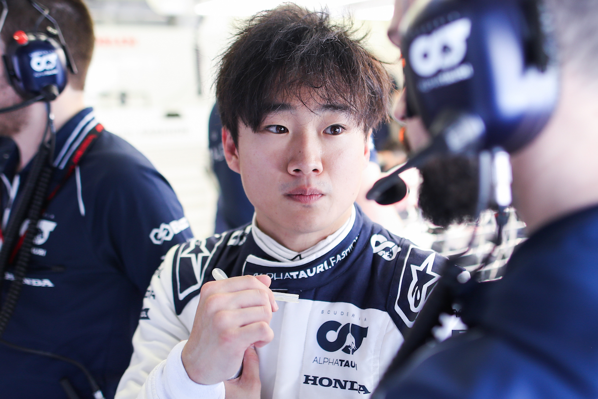 角田裕毅、タイムは最下位でも午前中の最多周回数「ロングランに集中」プログラムの遅れを取り戻す