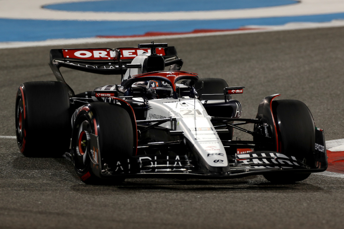 F1フル参戦デビューのデ・フリース「僕たちの弱点は自覚している。このコースは僕たちのクルマの特性には合わない」全体像を把握するには“数週間必要”